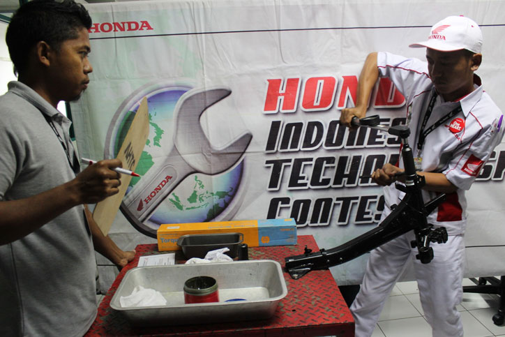 Kontes mekanik dan serive advisor Honda 2016
