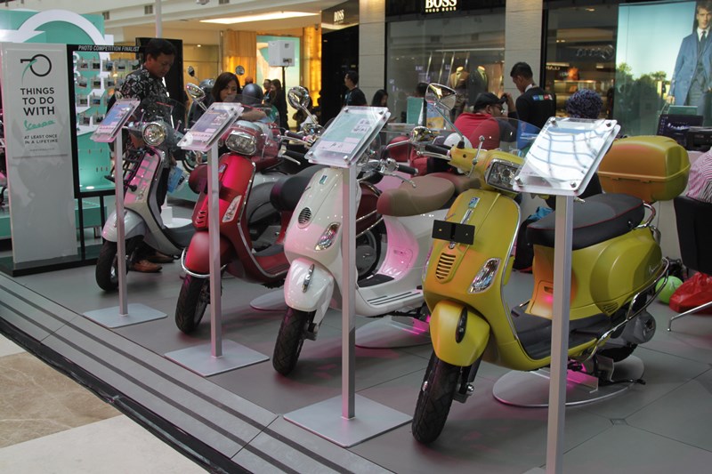 Diskon Besar Aksesori Vespa di Piaggio Motoplex Pondok Indah