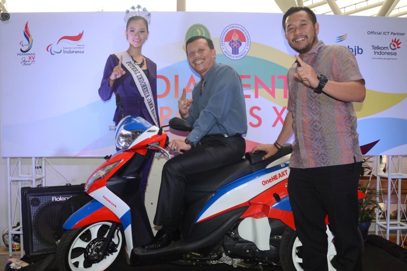 DAM Anugerahkan Motor Spesial untuk Atlet Berprestasi di Peparnas 2016