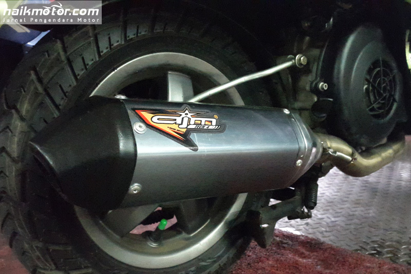 Knalpot AJM Tech 4 Bikin Vespa S Makin Liar