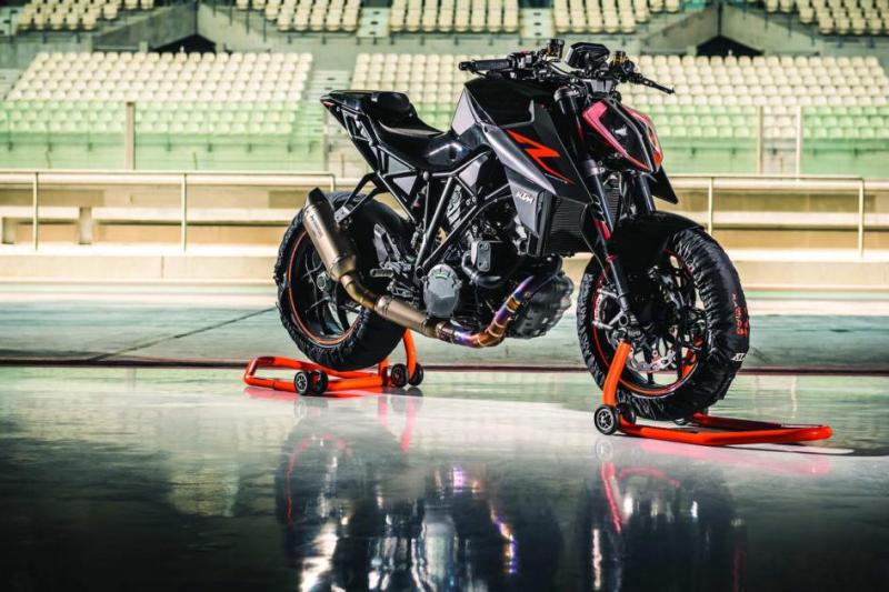 Tampilan Segar KTM 1290 Super Duke di EICMA 2016