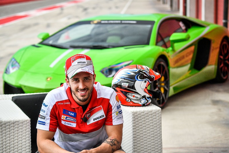 Dovizioso Ikut Balapan Geber Mobil Lamborghini