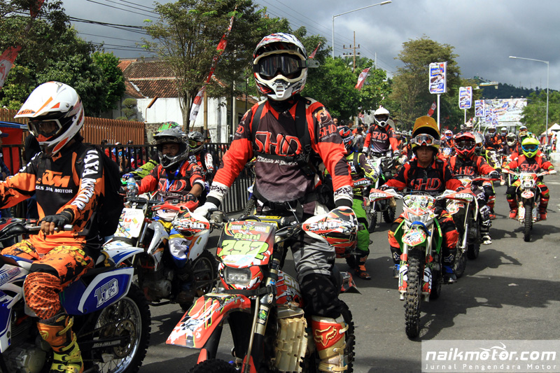 Camat dan Lurah Sampit Berjibaku di Malang Adventure Trail 6