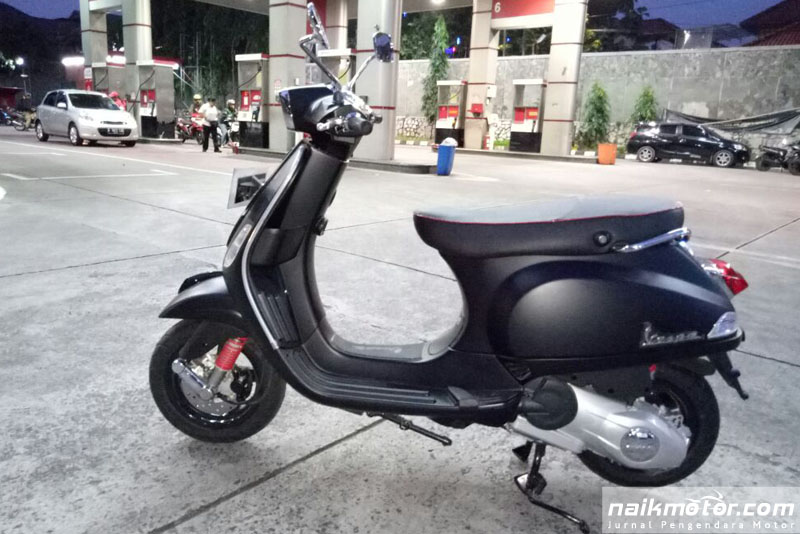 Vespa S125 Hitam Doff