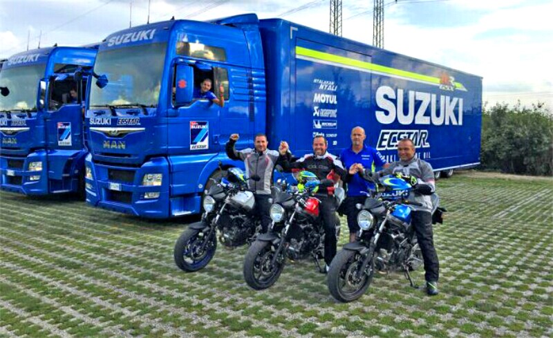 Anggota Tim MotoGP Suzuki Ecstar Turing Ke Brno