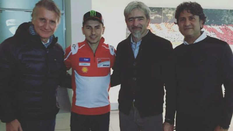 Lorenzo Disambut Karyawan Ducati