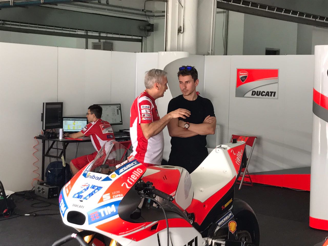 Tiga pembalap MotoGP akan datang ke Indonesia