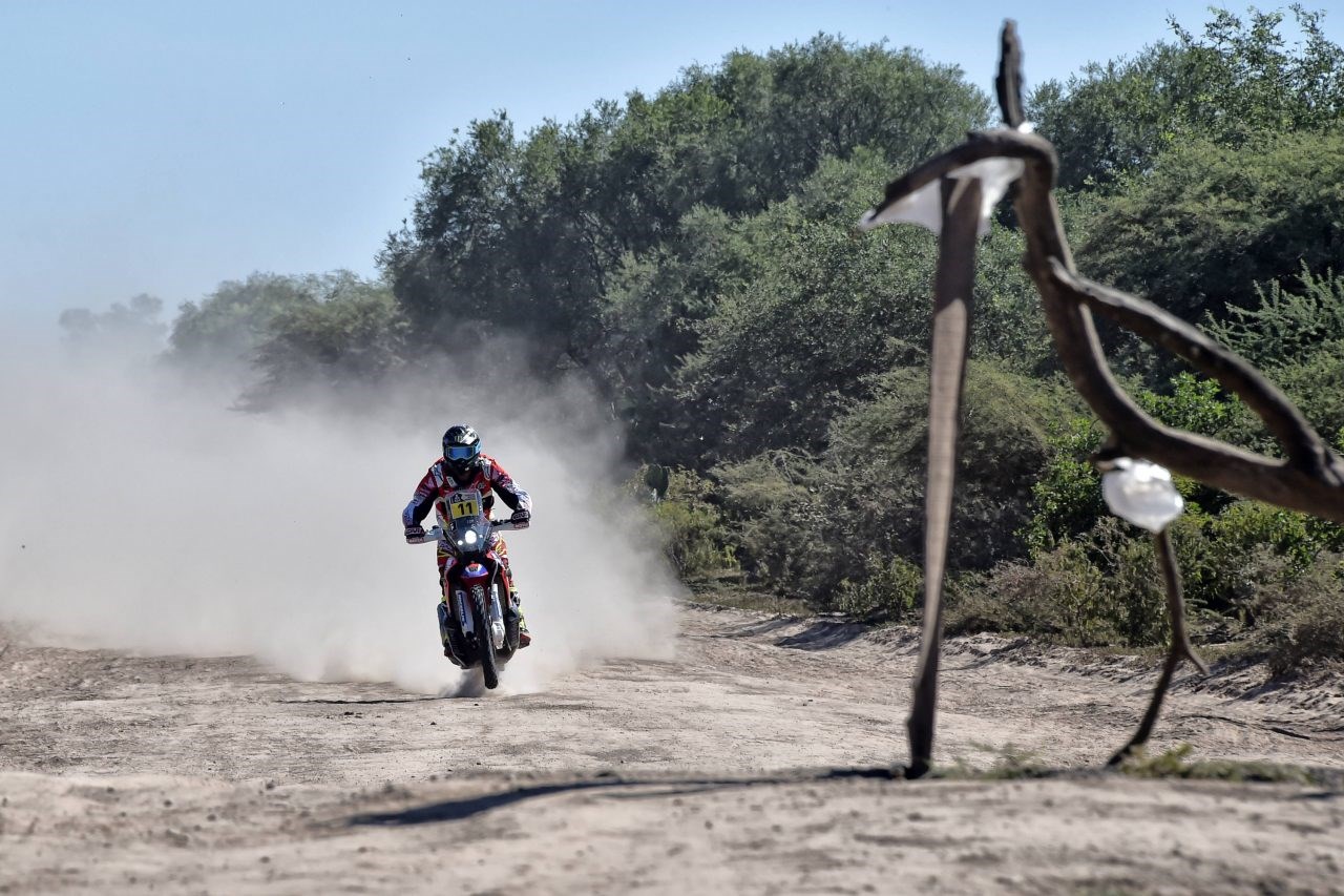 Barreda bawa Honda CRF450 Rally pimpin klasemen