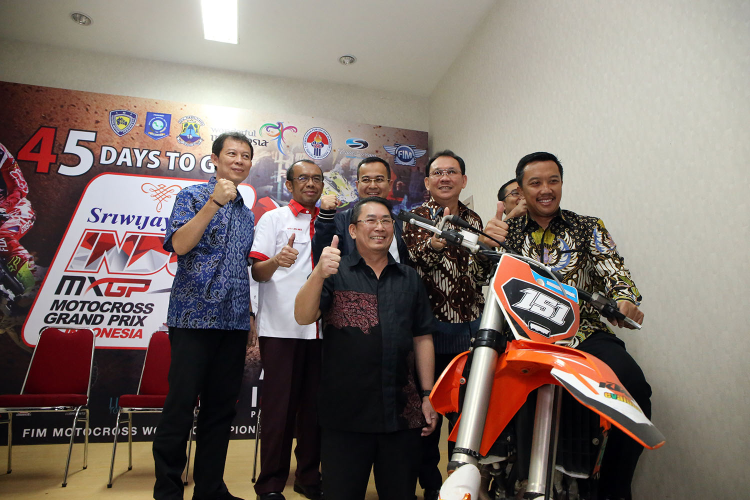 10 crosser nasional bela tim merah putih