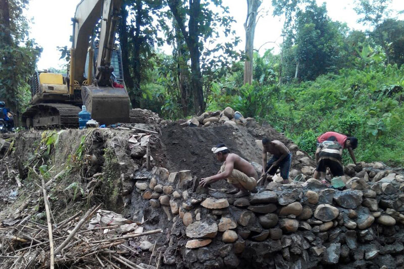 Bos Tim Balap WWWP JP79 Bangun Jembatan Putus di Kendal