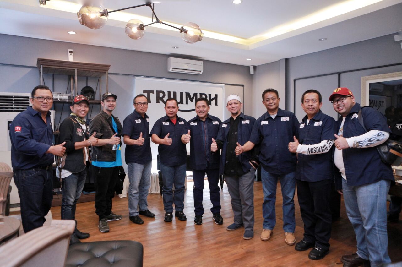 Launching GAS Motorcycle Triumph