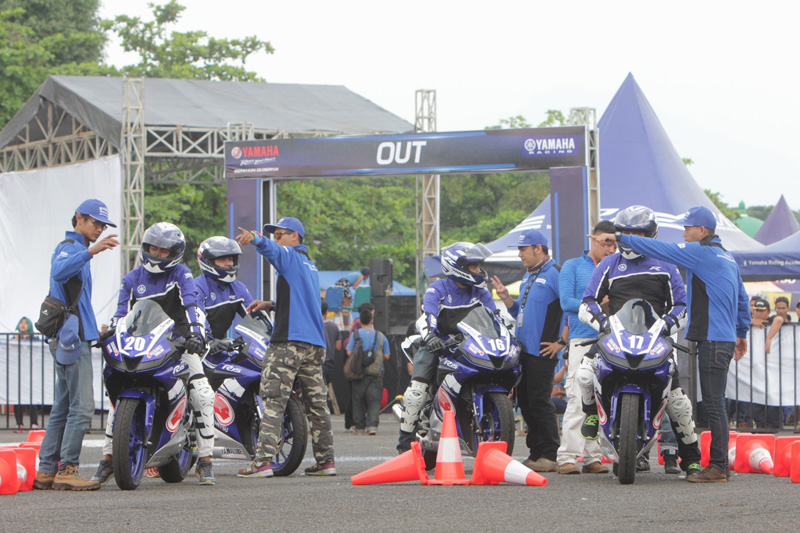 Serunya Menggeber Yamaha All New R15 di Fun Riding Competition