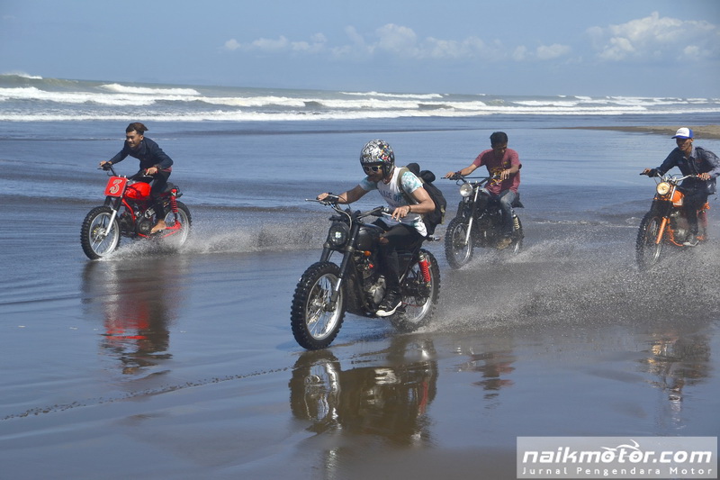 Menjelajahi Eloknya Pantai Menganti di MotoJourney 2