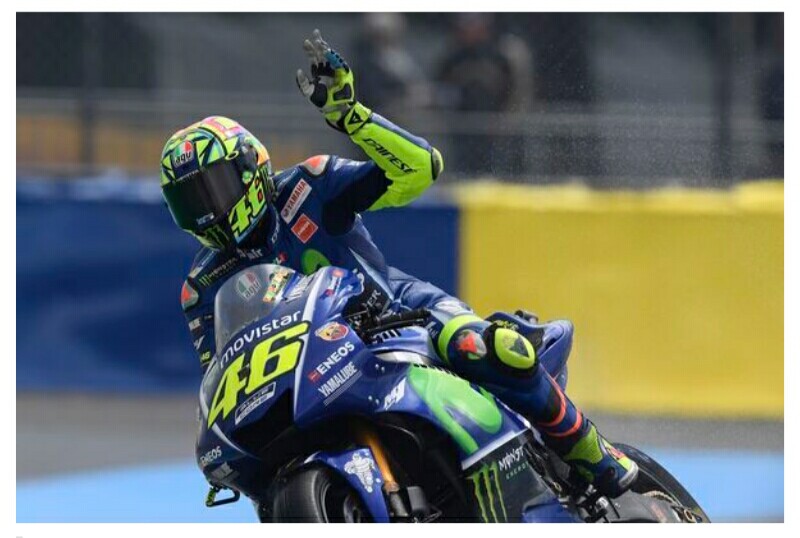 Rossi Patah Tulang Kaki Kanan