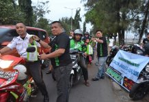 Semingggu Full, Komunitas Byson, B-Jax Bagikan Takjil Gratis Komunitas Byson