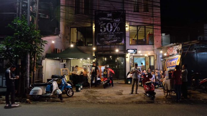 Midnite Sale Scooter House Djakarta