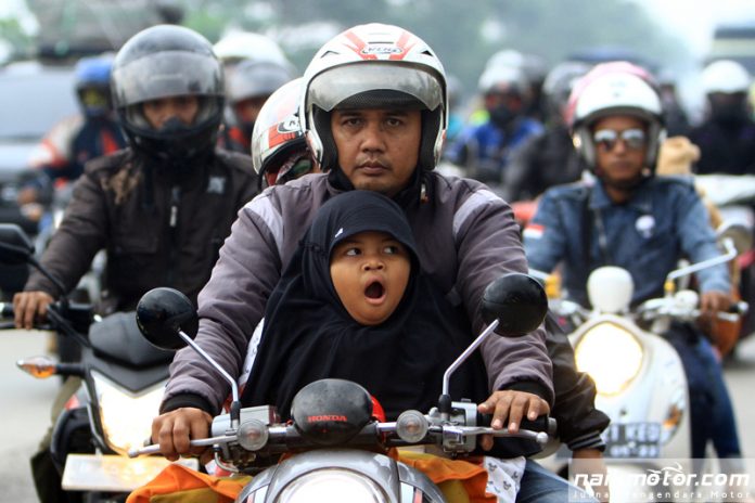 Realitas Pemudik Naik Motor Bawa Anak Sangat Memprihatinkan