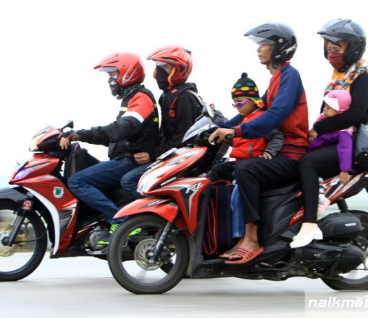 Potret Pemudik Naik Motor 2017 Bagian 3 Potret Pemudik Naik Motor 2017 Bagian 3