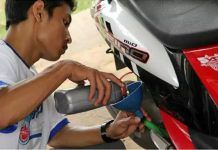 Tips Mengganti Oli Sendiri ala Federal Oil Mengganti Oli sendiri