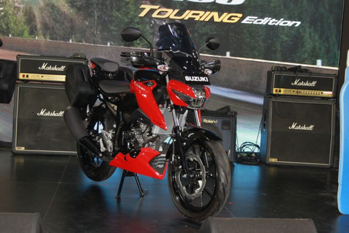 Suzuki meluncurkan varian baru GSX-S150 Touring edition