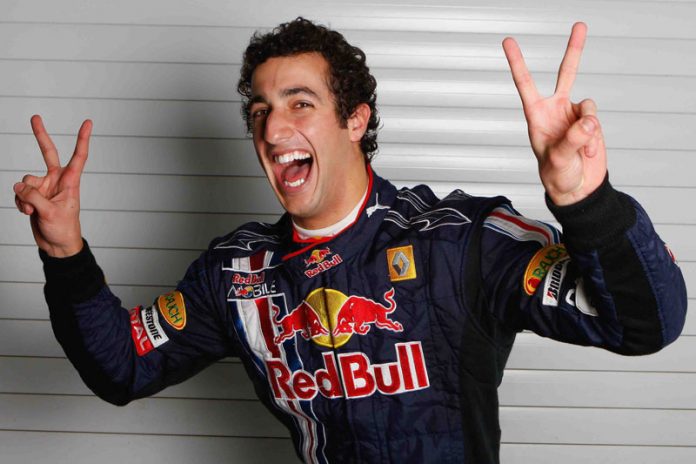 pembalap F1 Daniel Ricciardo kagumi Rossi.