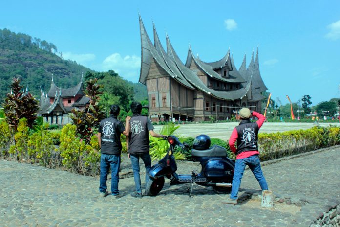 HUT KUTU Community ke-3 Sambangi Padang, Sumatera Barat