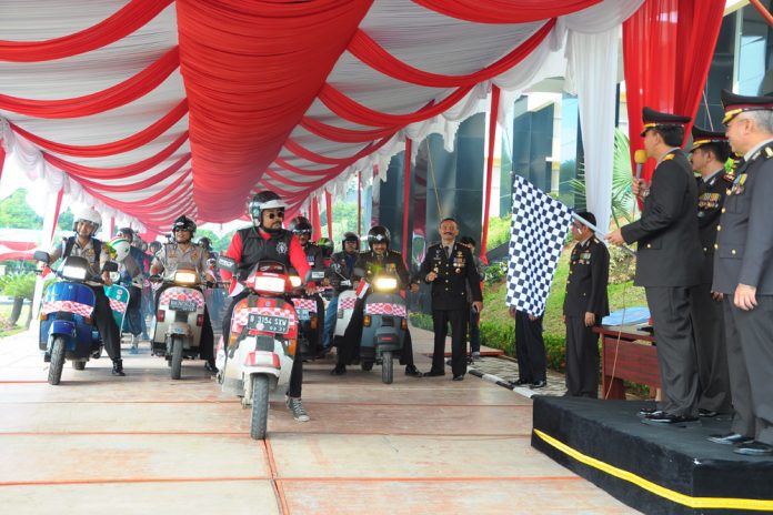 Pawai Vespa Hias Kutu Community Dilepas Wakapolda Sumatera Barat