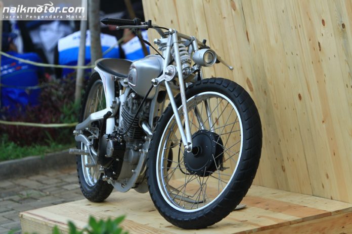 Motor Custom Suzuki Thunder 250 Broadtracker 'Captain' Insan Motor