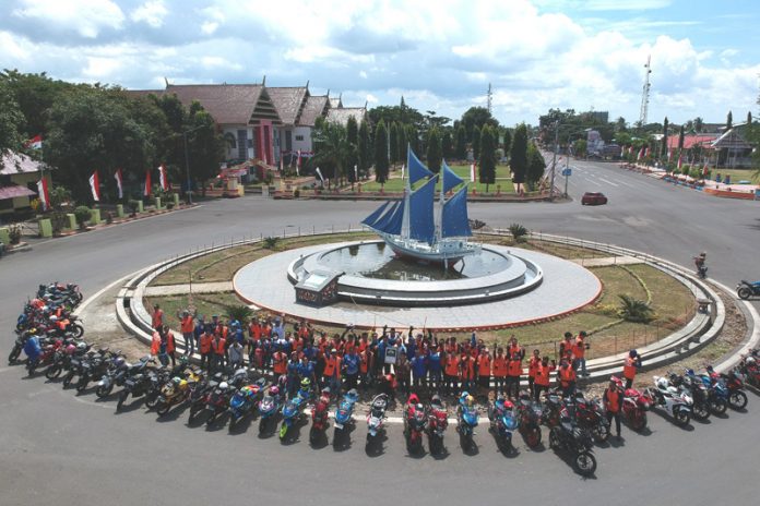 Touring Wisata Suzuki GSX–150 Jelajahi Makassar