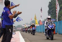 Salah Satu Peserta Victory Lap Yamaha di ARRC Wanita Berhijab Peserta victory lap Yamaha wanita