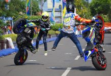 Aksi Akrobatik Wawan Tembong dan Sang Adik, Hibur Warga Kebumen di YCR 2017 Wawan Tembong dan Sang Adik