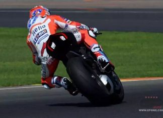 Casey Stoner Mengetes Ducati Panigale V4
