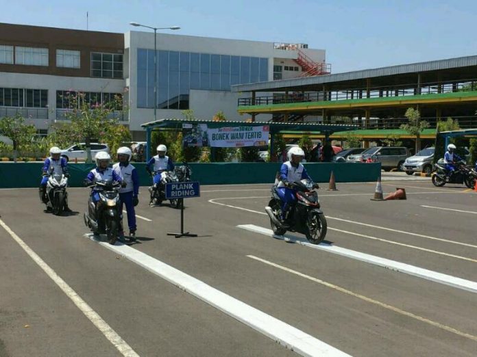 Bonek Diajak Pelatihan Safety Riding