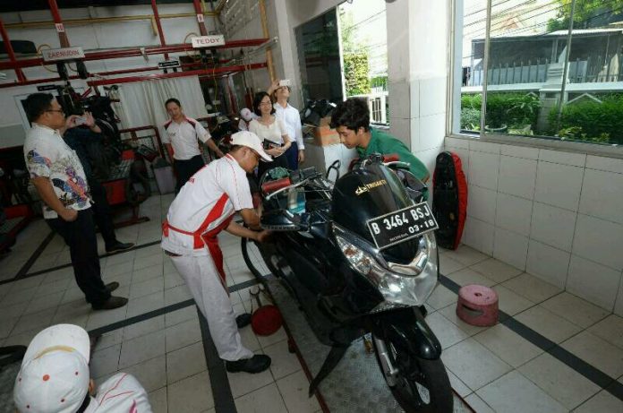 SMK binaan Wahana Honda dikunjungi Honda Vietnam