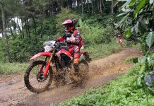 Rekaman Lensa Ketangguhan Honda CRF150L Melahap Bukit Moko Rekaman Lensa Ketangguhan Honda CRF150L Melahap Bukit Moko