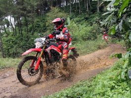 Rekaman Lensa Ketangguhan Honda CRF150L Melahap Bukit Moko Rekaman Lensa Ketangguhan Honda CRF150L Melahap Bukit Moko