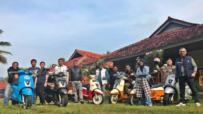 Touring Peugeot Scooters Family ke Pelabuhan Ratu