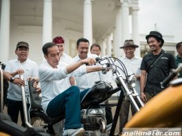 Cerita di Balik ‘Presiden Jaman Now’ Jokowi Naik Motor Chopper di Istana Jokowi Naik Motor Chopper di Istana