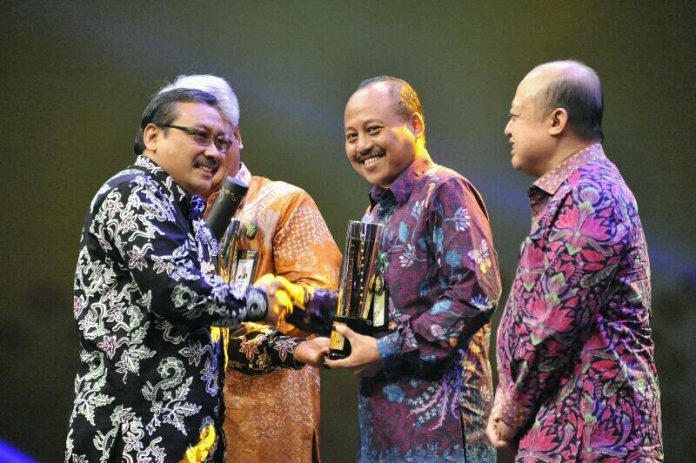 Pertamina Lubricants Meraih Platinum SNI Award 2017