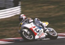 Motor Legendaris Suzuki RGV500 Kevin Schwantz Bakal Nongol di Motorcycle Live Show Suzuki RGV500
