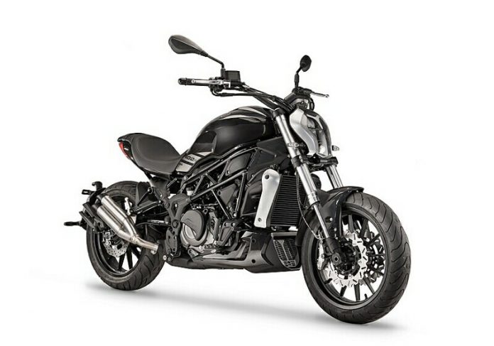 Cruiser Diavel Versi Benelli 402S