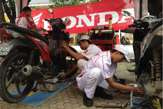 Servis Motor