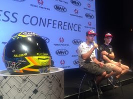 Pembalap MotoGP Ini Membanting-banting Helm NHK, Ada Apa? Pembalap MotoGP Ini Membanting-banting Helm NHK