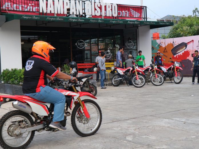 Wahana Menggandeng Komunitas Supermoto