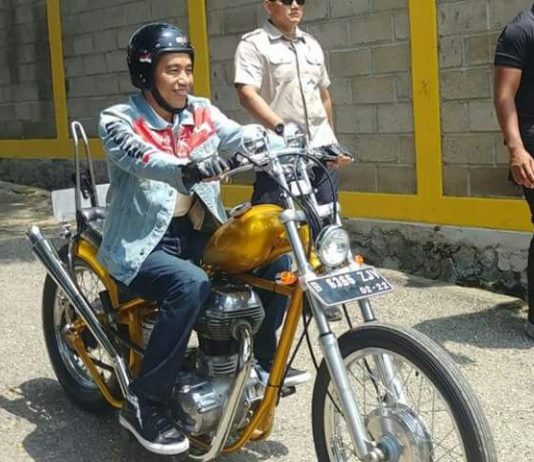 Naik Motor Chopper di Pelabuhan Ratu, Jokowi Tertarik Bikin Balapan Pasir Adian Napitupulu Ajak Modifikator Bersatu untuk ubah regulasi modifikasi