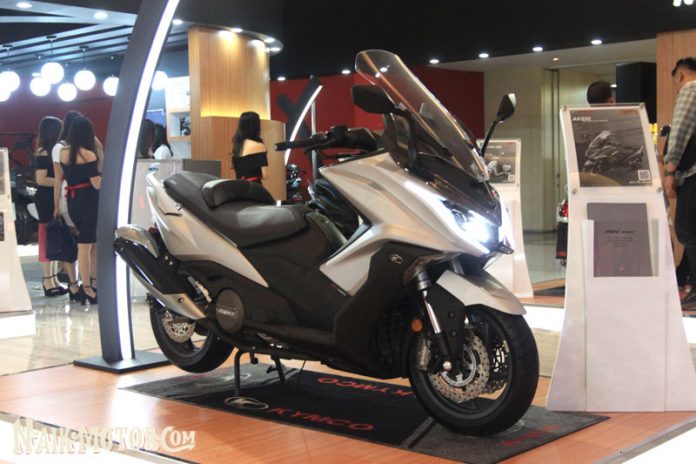 Kymco AK550