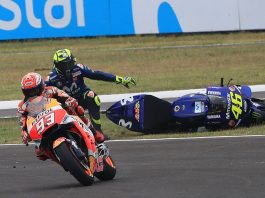 Aksi Marquez Jatuhkan Rossi