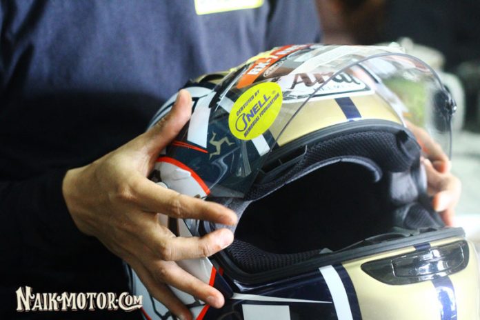 Trik Pasang Visor Helm Arai