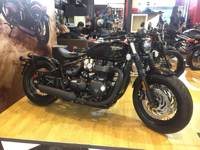 Triumph Bobber Black dan Street Triple RS