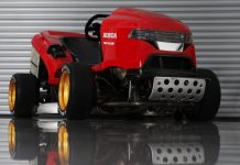 Badass! Mesin Potong Rumput Ini Pakai Punya Honda CBR1000RR mesin potong rumput